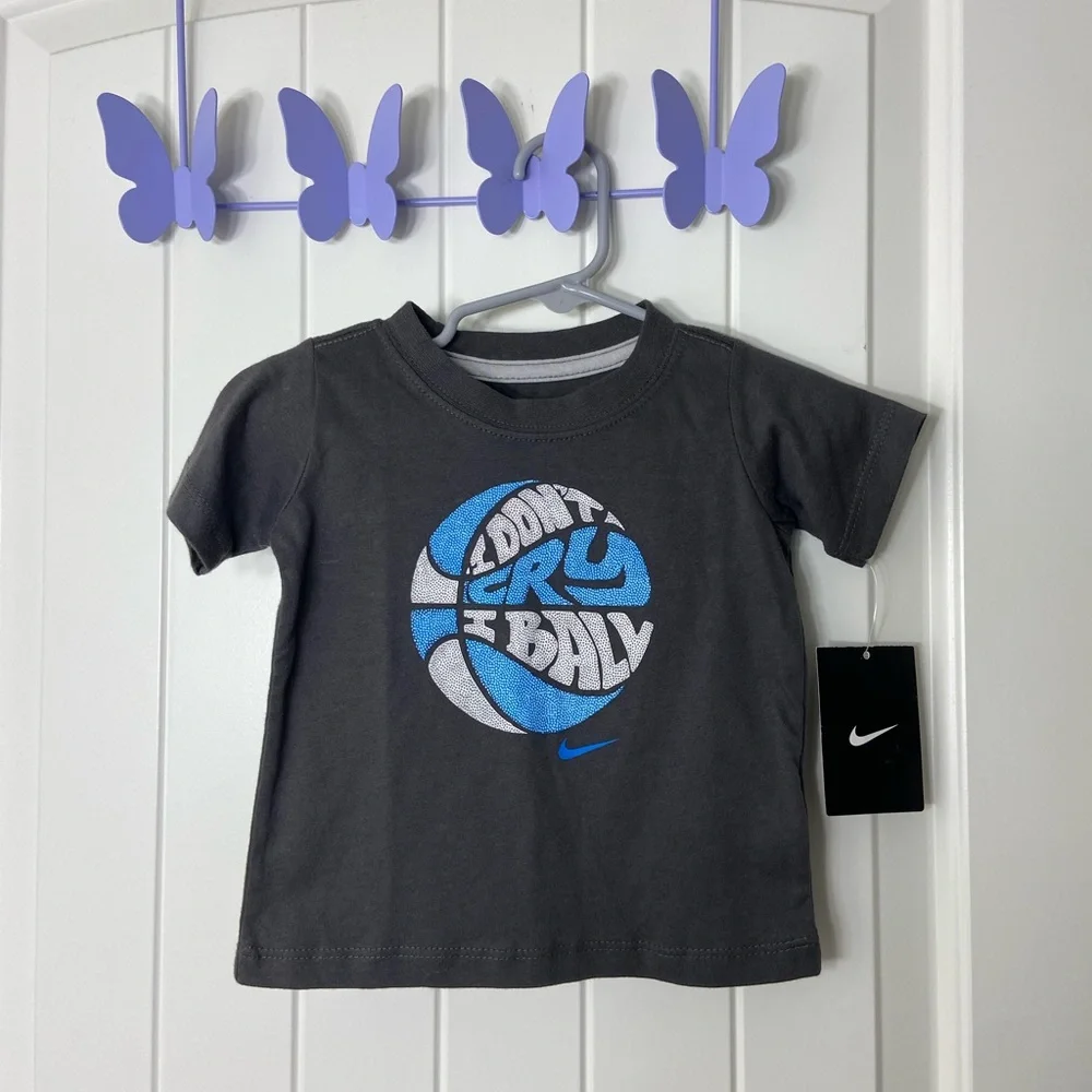 NEW Nike baby unisex basketball decal‎ dark gray short sleeve tshirt 12 months